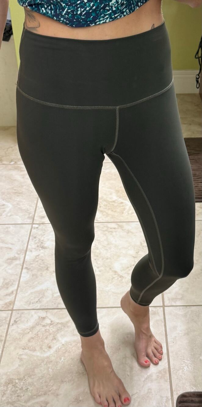 Lululemon Dark olive leggings size 4 small